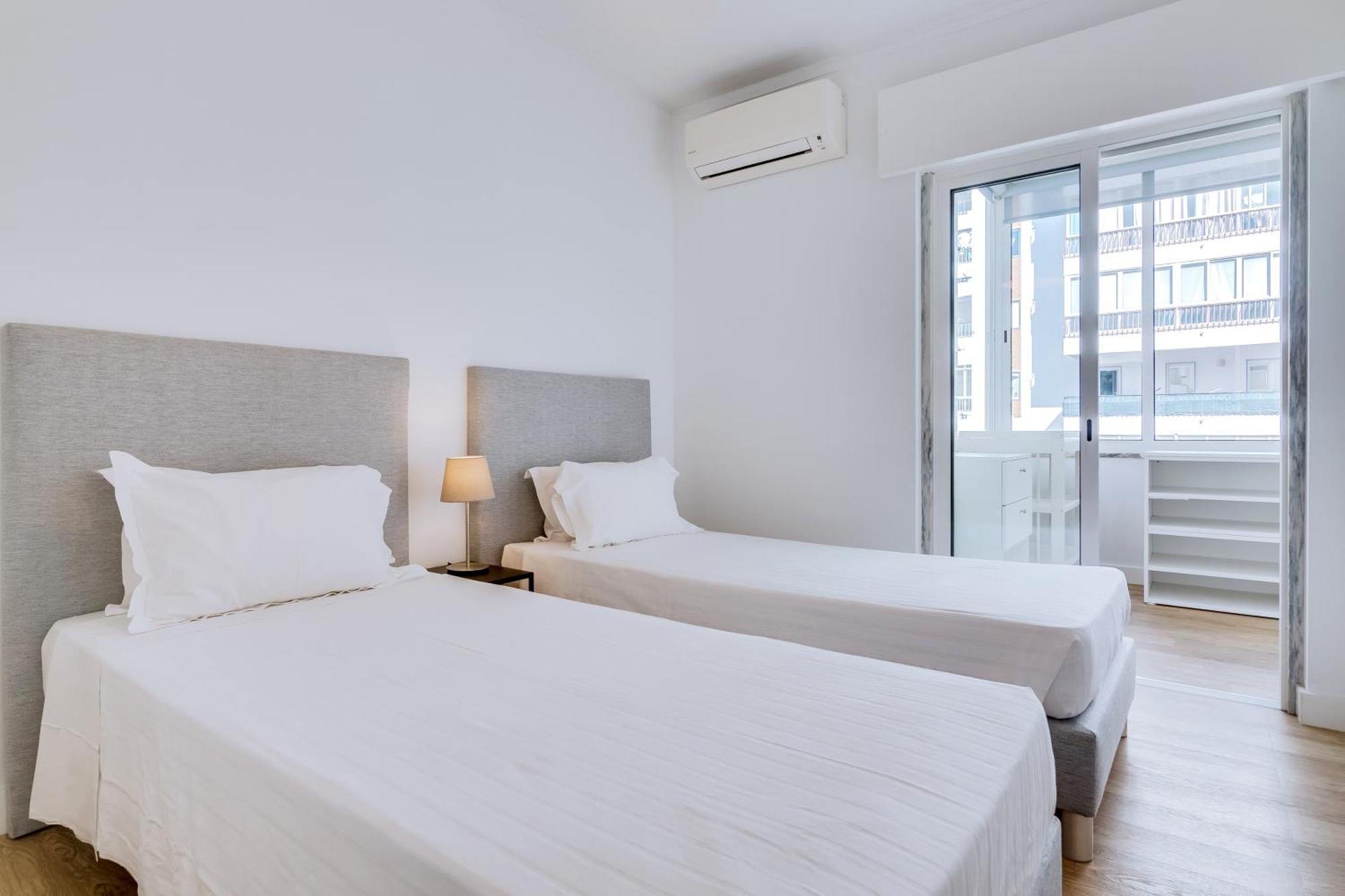 Al - Apartamento Egas Moniz Quarteira Luaran gambar